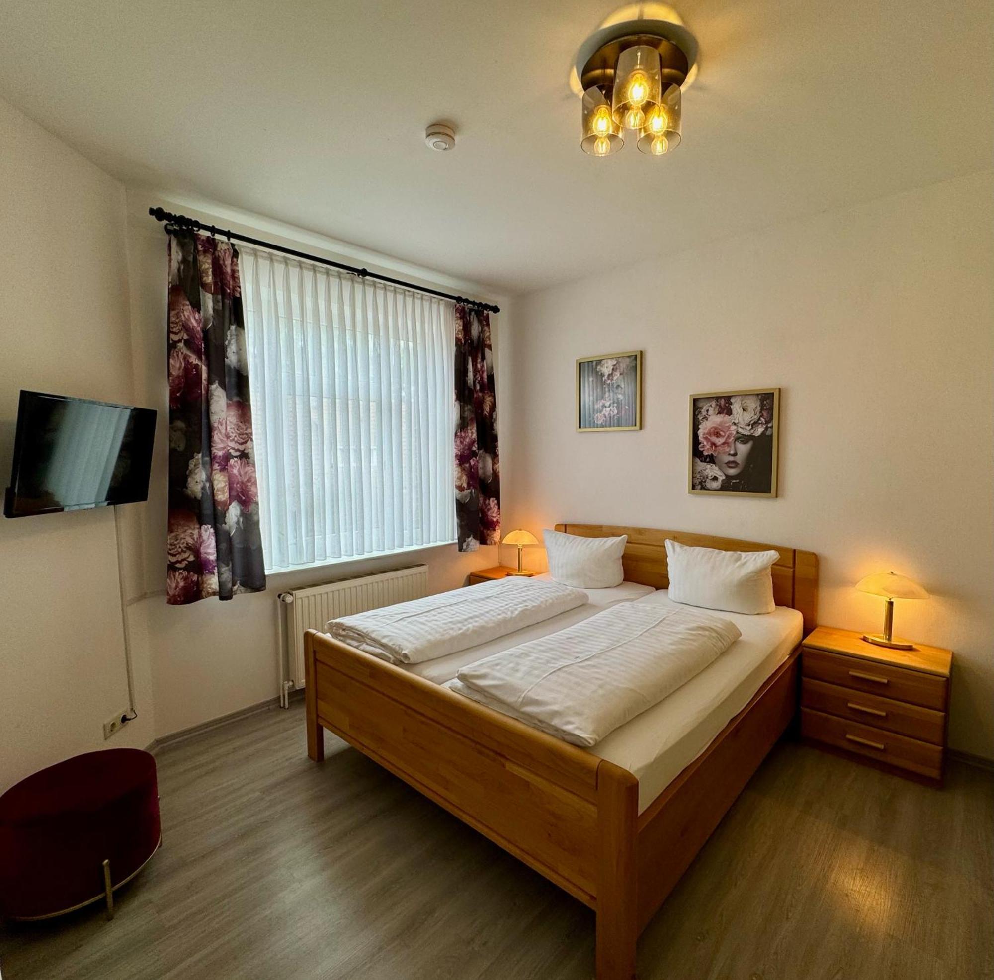 Hotel Sophien-Cafe Лер Екстер'єр фото